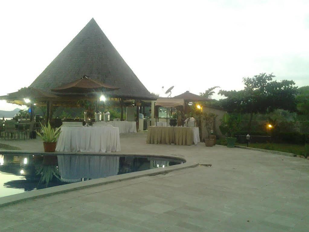 Luwansa Beach Resort Labuan Bajo Exteriér fotografie